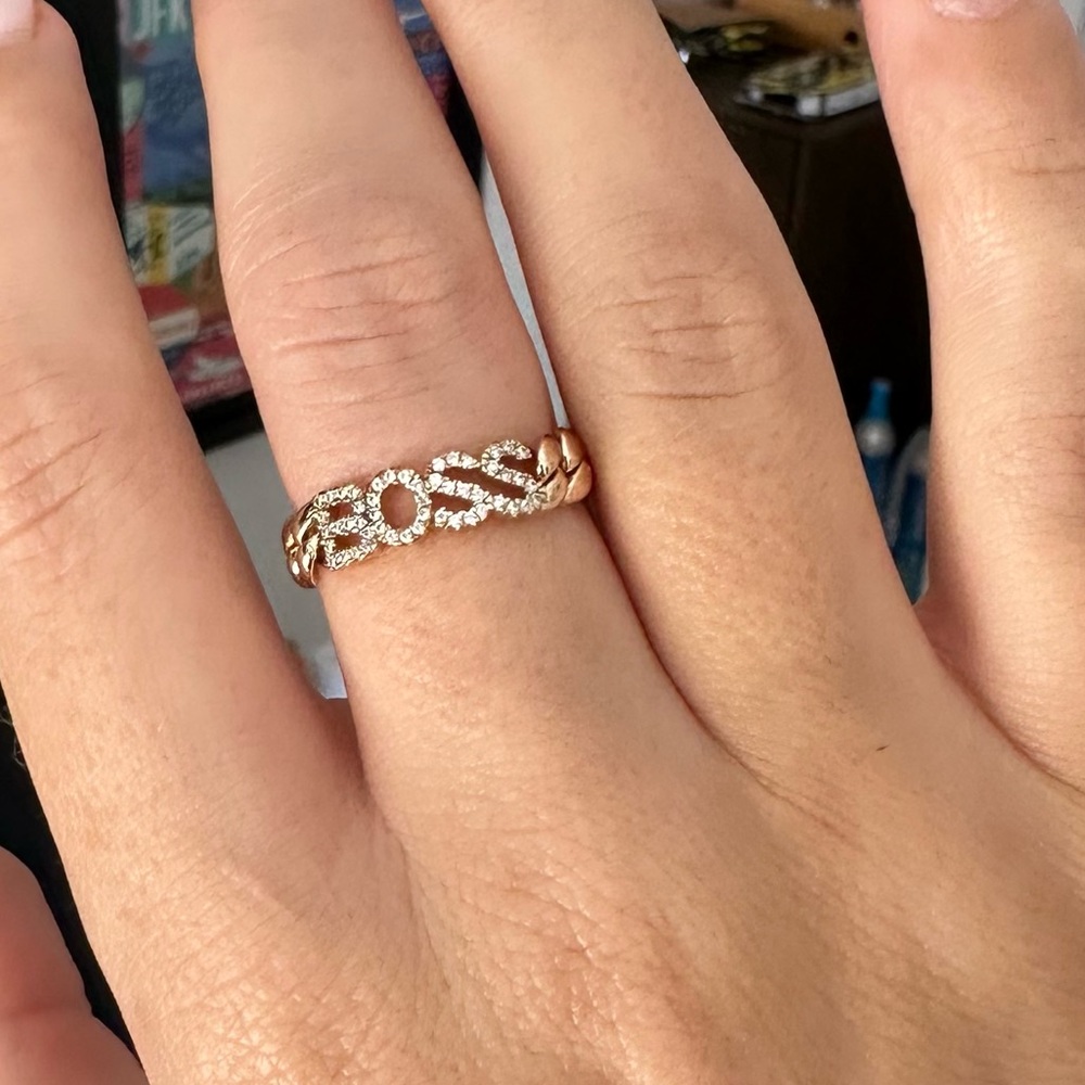 Lili Claspe - Boss Ring (Size 8)